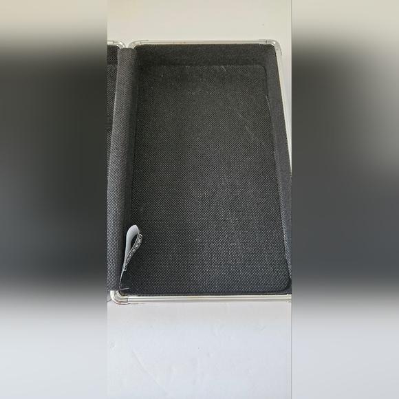 Vaultz 3D shark metal pencil supply box no key‎ - Picture 8 of 9